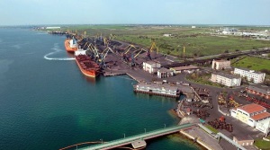 Под Одессой в крупнейшем украинском порту обрушился причал